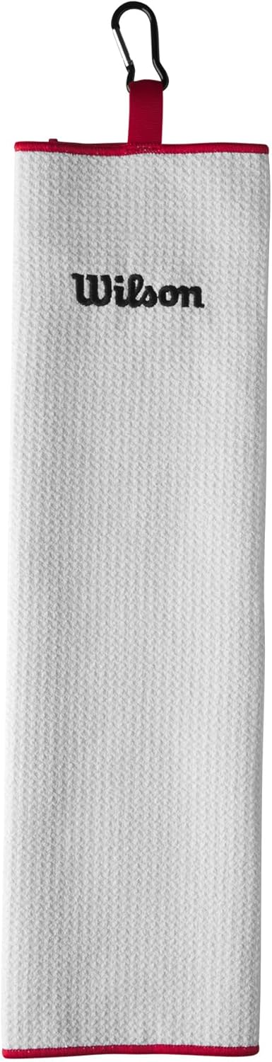 'Asciugamano Wilson Tri Fold piegato e attaccato a una borsa da golf'
